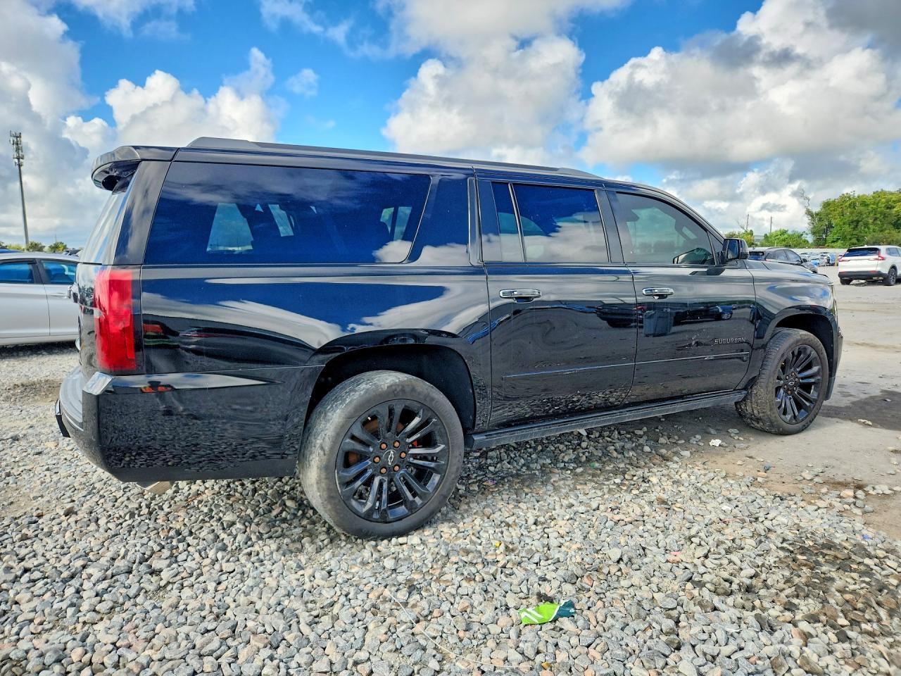 2019 Chevrolet Suburban K1500 Premier - zdjęcie 3