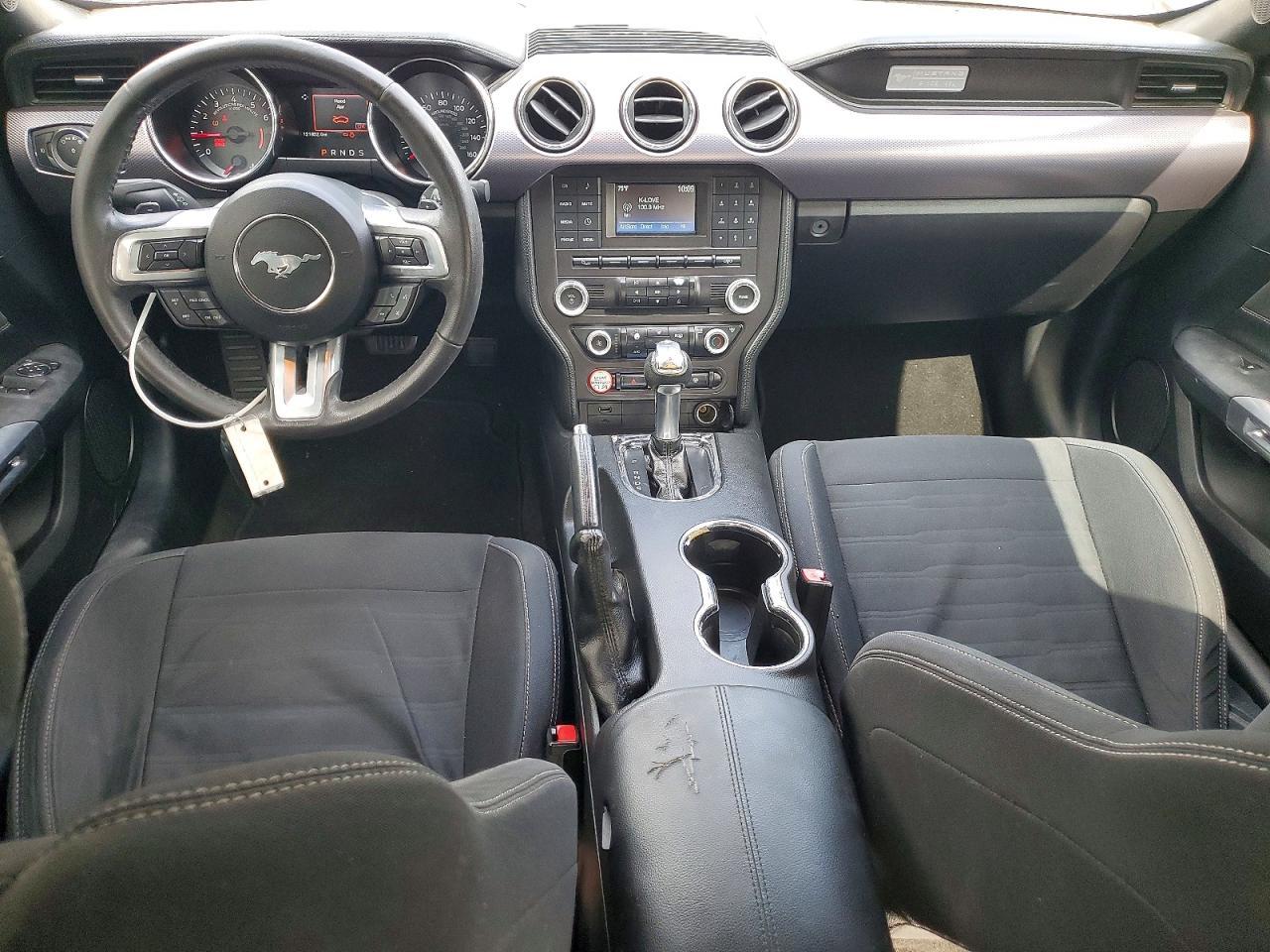 2015 Ford Mustang - zdjęcie 8