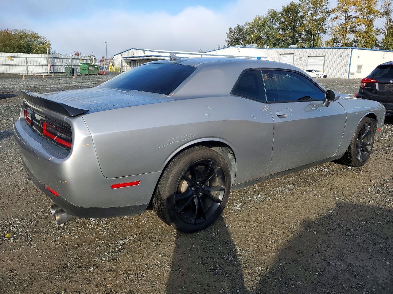 2016 Dodge Challenger Sxt - zdjęcie 3