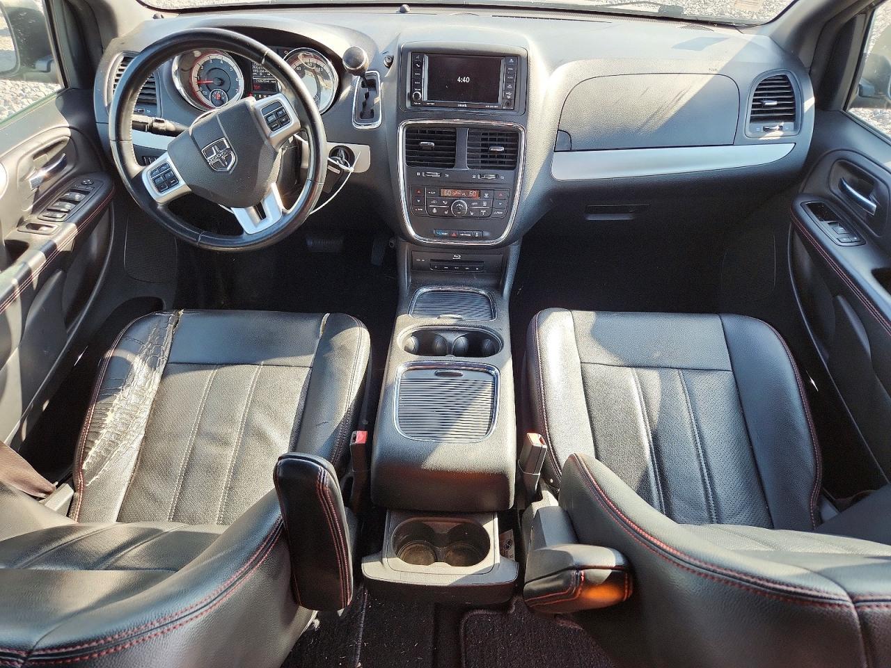 2015 Dodge Grand Caravan R/T - zdjęcie 8