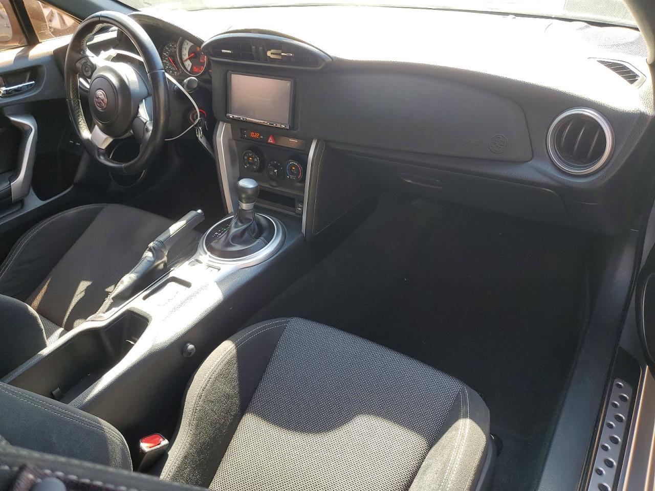 2017 Toyota 86 Base - zdjęcie 8