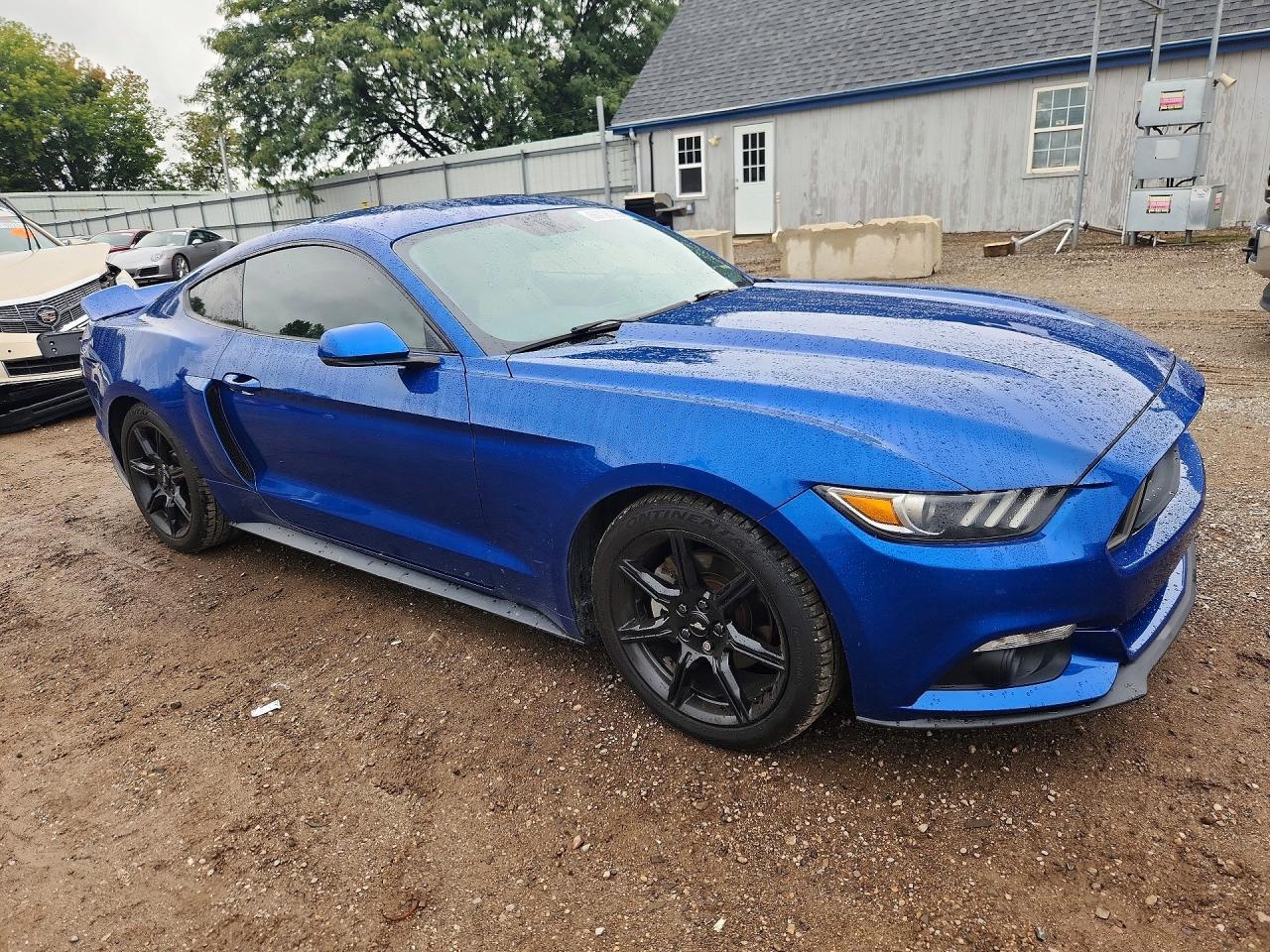 2017 Ford Mustang - zdjęcie 4