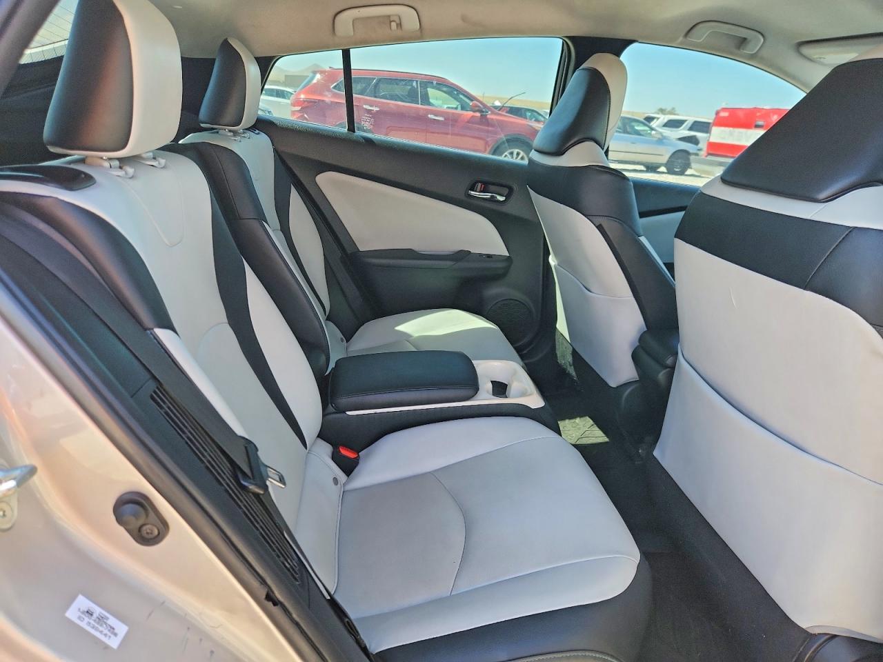 2018 Toyota Prius Prime Advanced - zdjęcie 10
