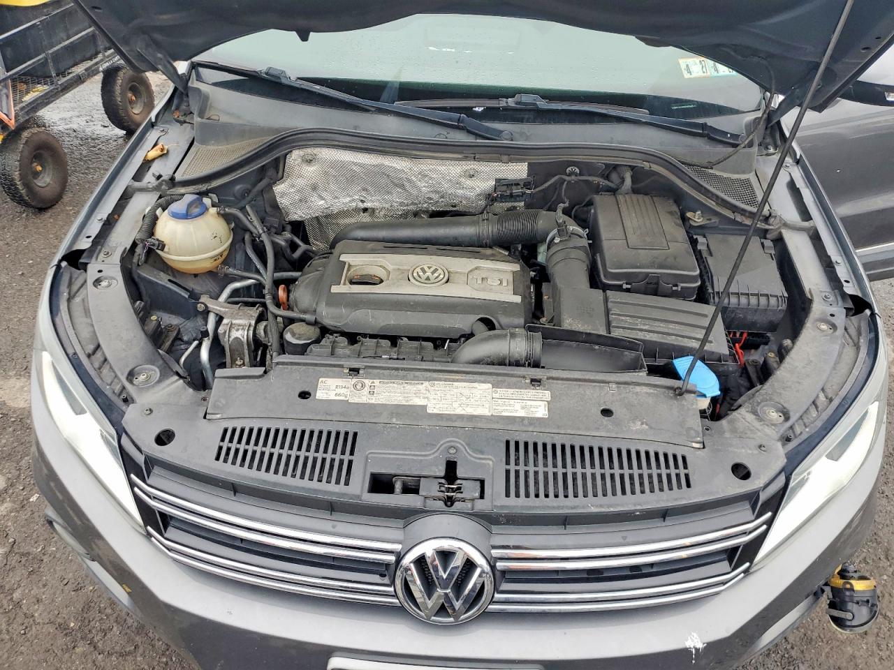 2013 Volkswagen Tiguan S - zdjęcie 11