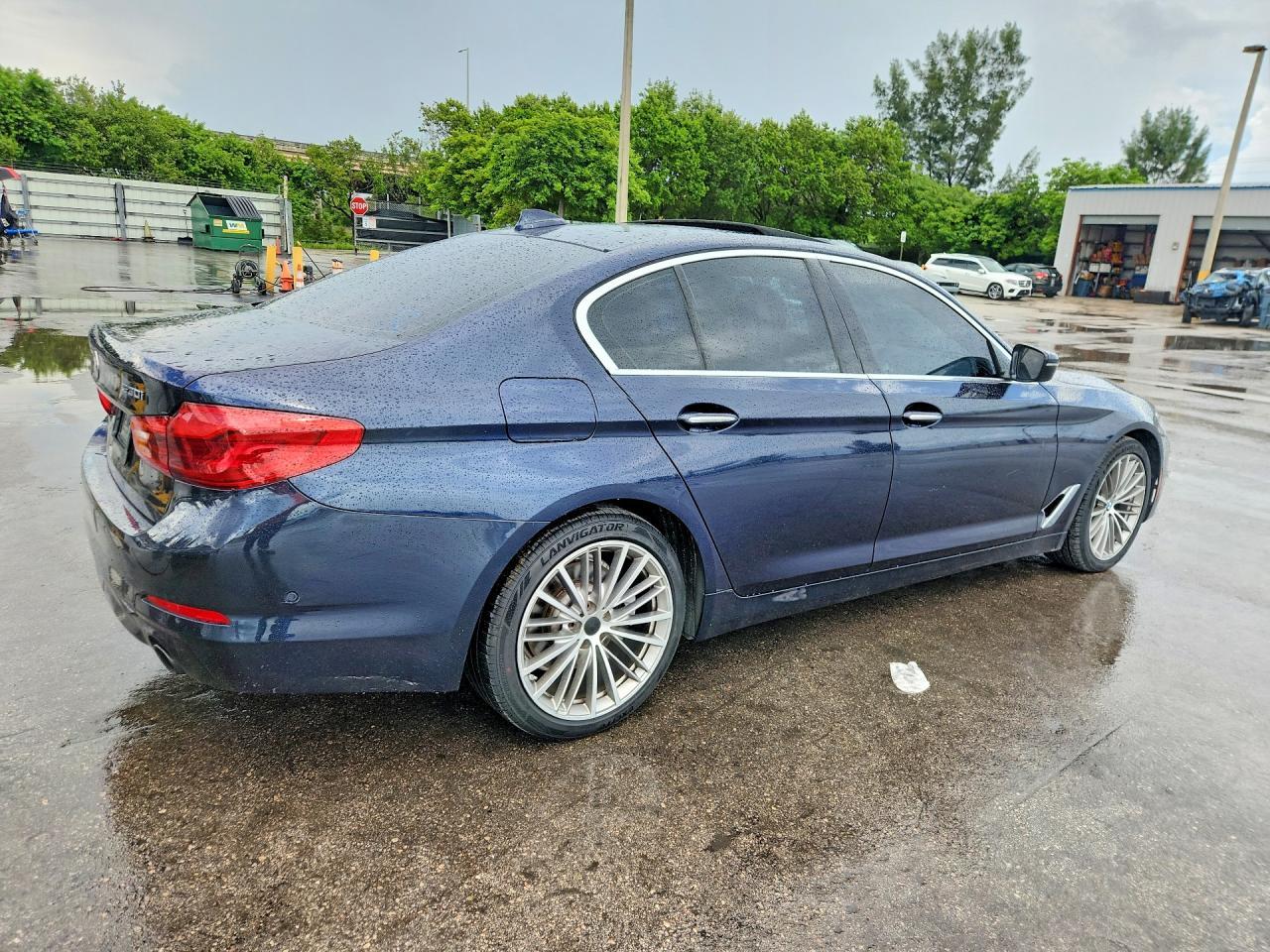2017 BMW 530 I - zdjęcie 3