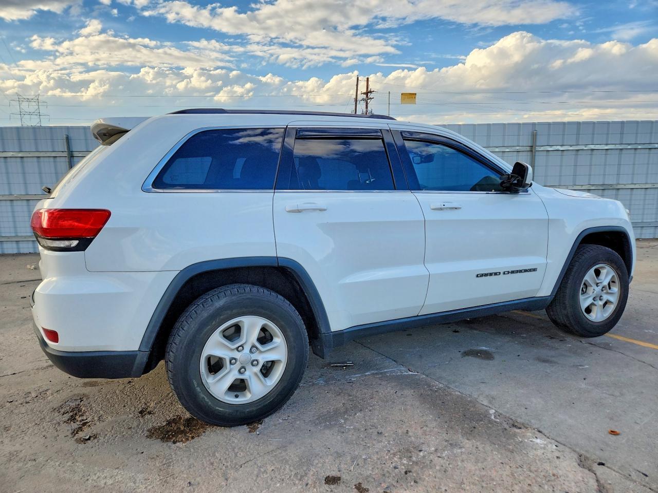 2017 Jeep Grand Cherokee Laredo - zdjęcie 3