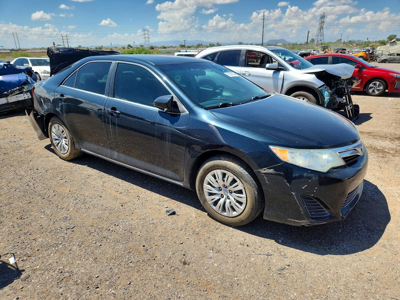 2014 Toyota Camry Le - zdjęcie 4