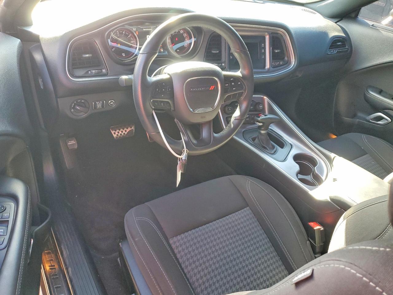 2017 Dodge Challenger Sxt - zdjęcie 8