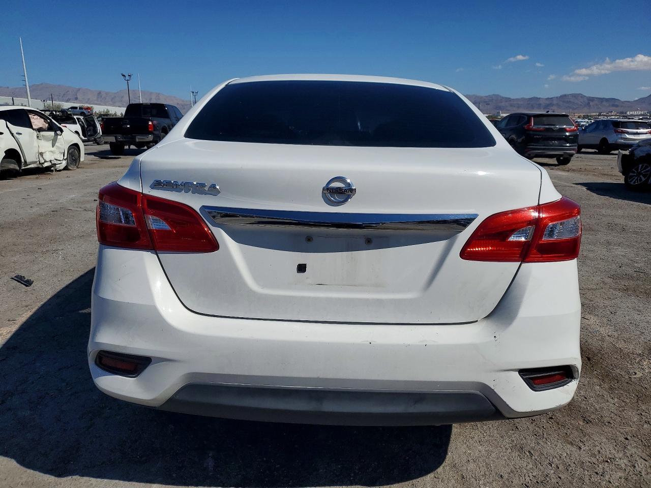 2016 Nissan Sentra S - zdjęcie 6