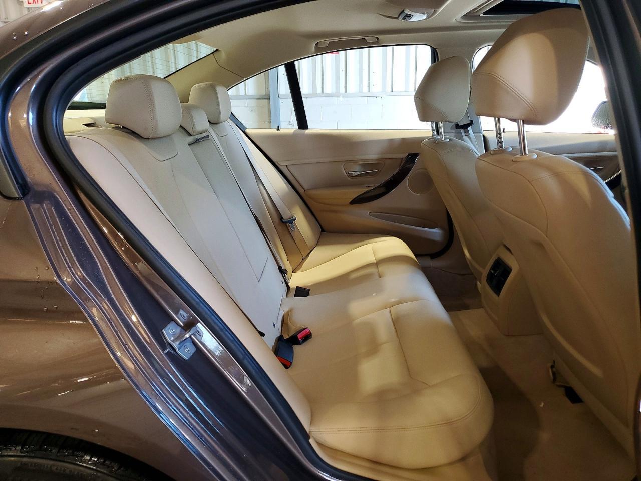 2015 BMW 320 I xDrive - zdjęcie 10