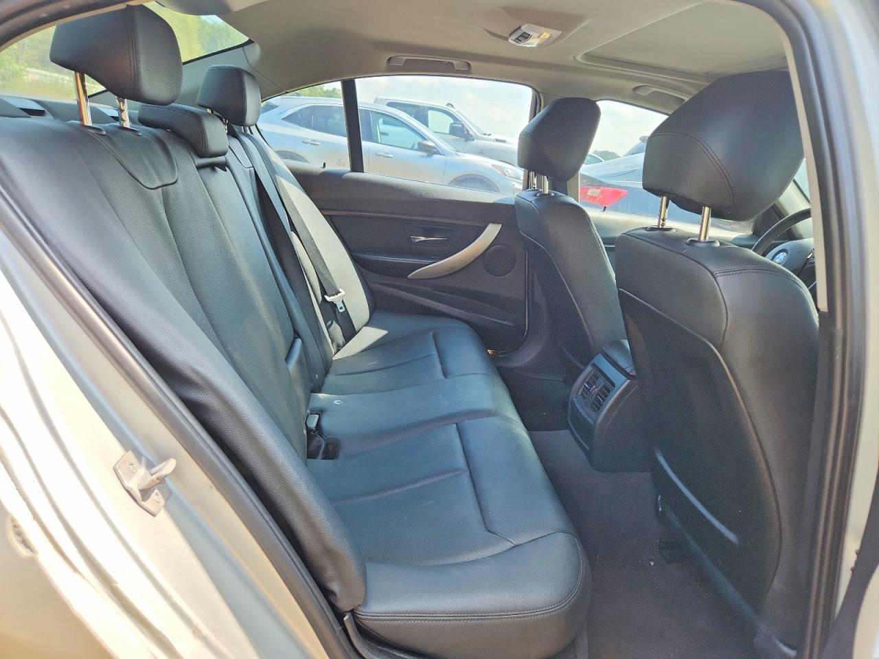 2014 BMW 320 I - zdjęcie 10