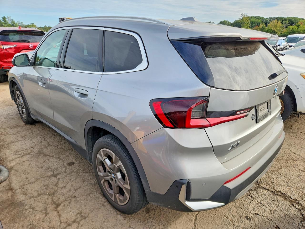 2023 BMW X1 xDrive28I - zdjęcie 2