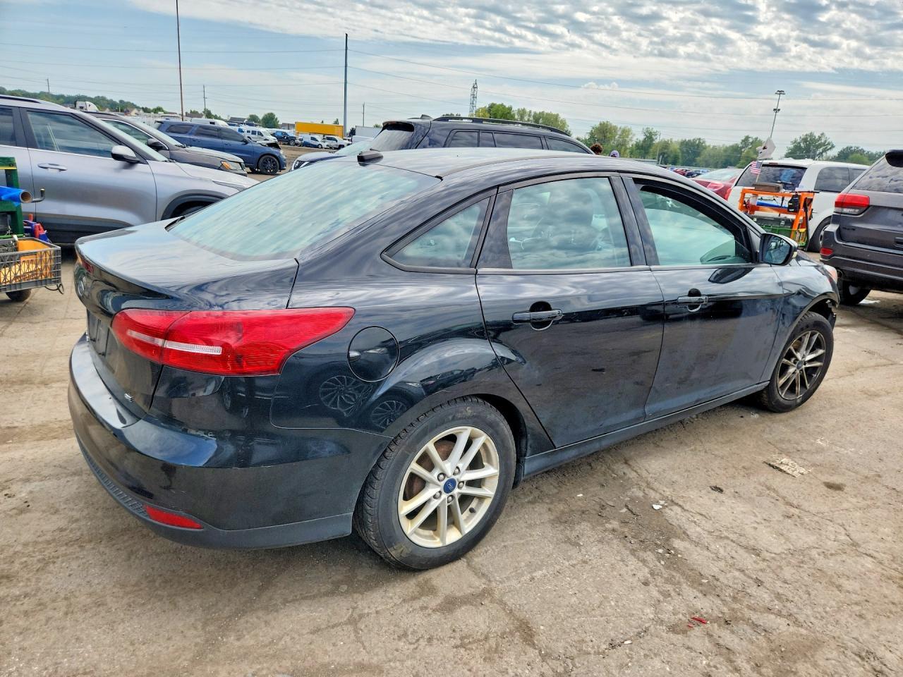 2017 Ford Focus - zdjęcie 3