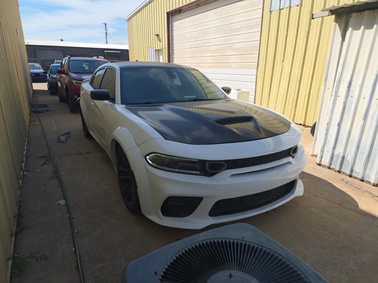 2018 Dodge Charger R - zdjęcie główne