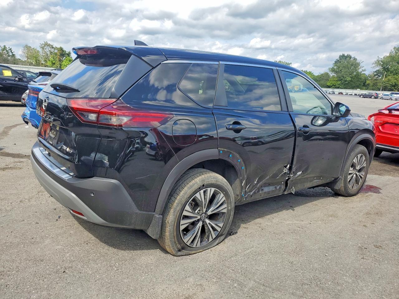 2023 Nissan Rogue Sv - zdjęcie 3