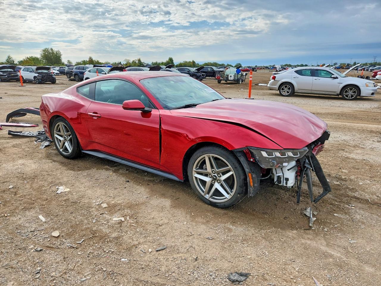 2024 Ford Mustang - zdjęcie 4