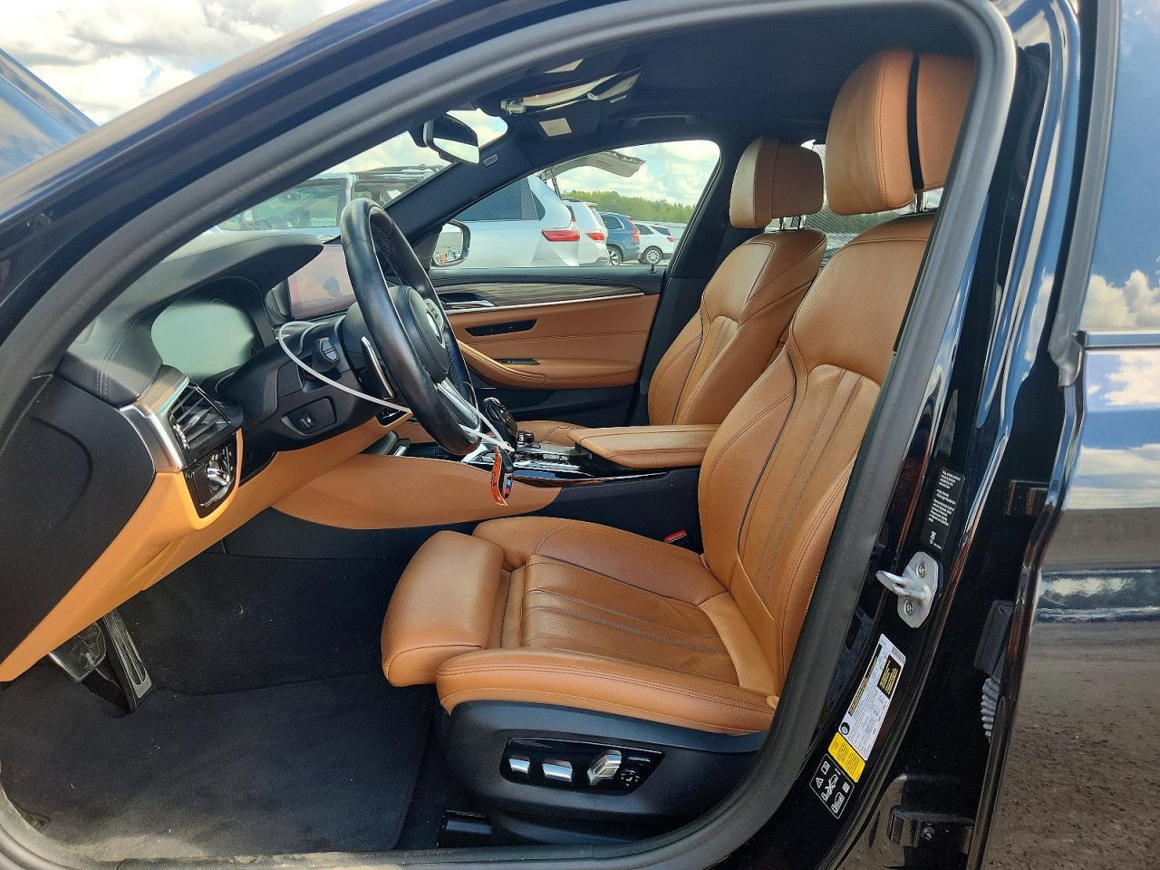 2019 BMW Seria 5 M550i - zdjęcie 7