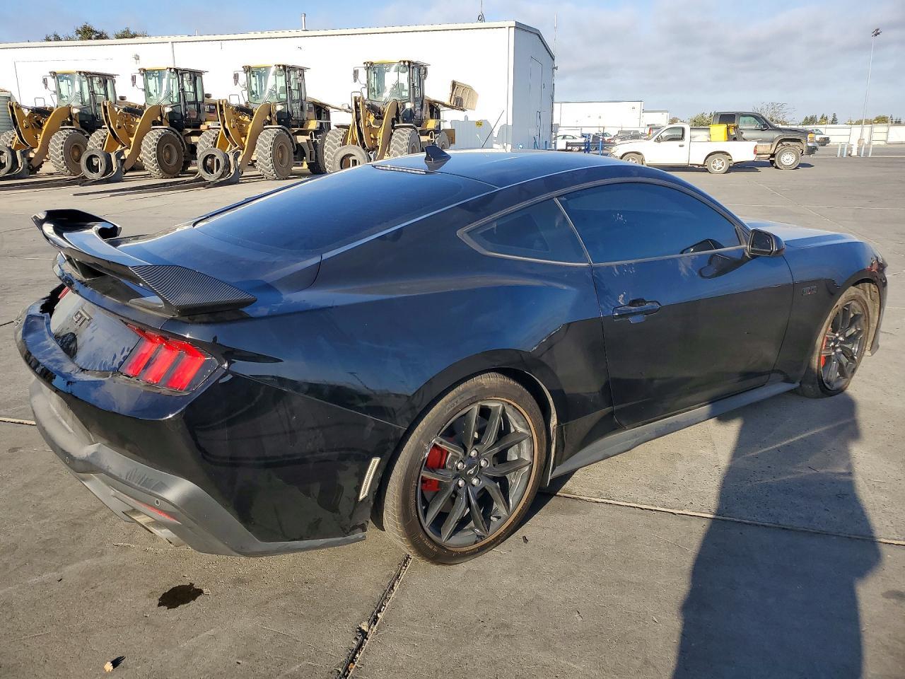 2025 Ford Mustang Gt - zdjęcie 3