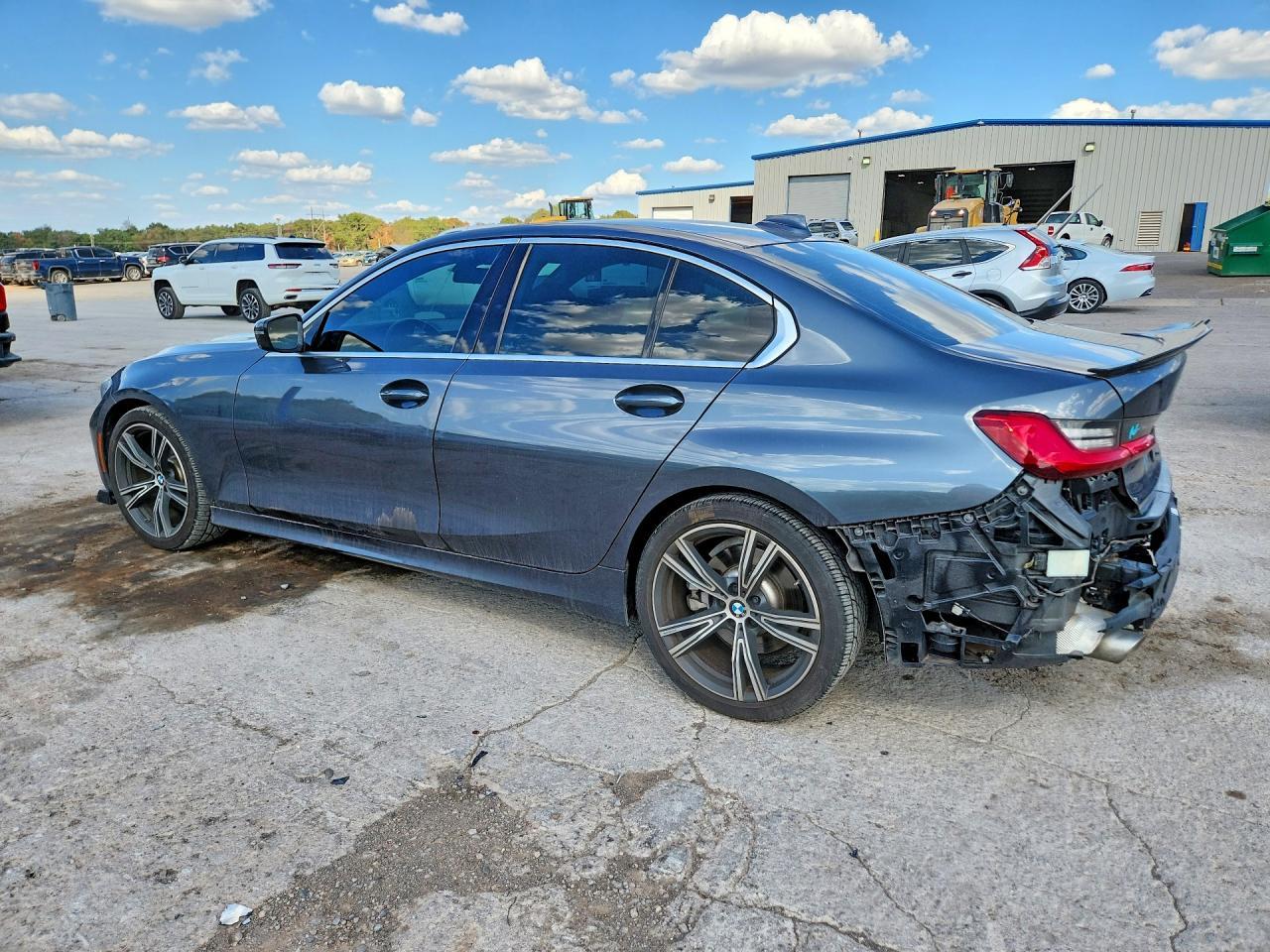 2019 BMW 330I - zdjęcie 2