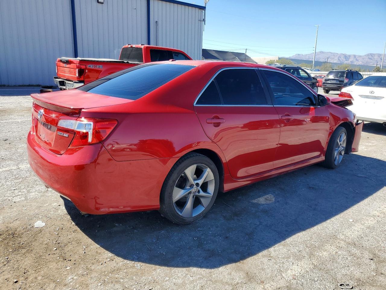2018 Toyota Camry Se V6 - zdjęcie 3