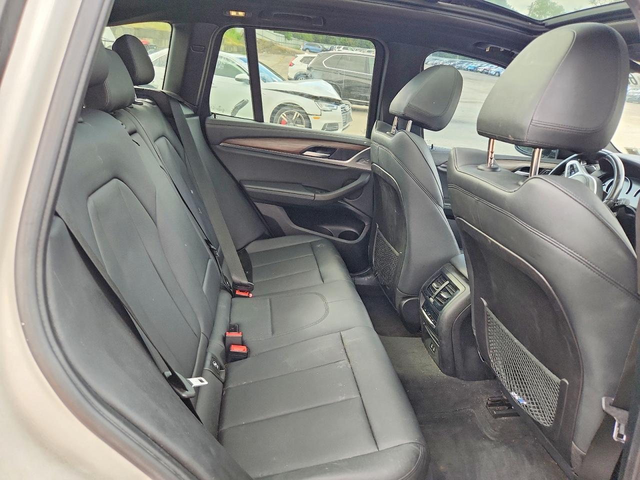 2021 BMW X3 xDrive30I - zdjęcie 11