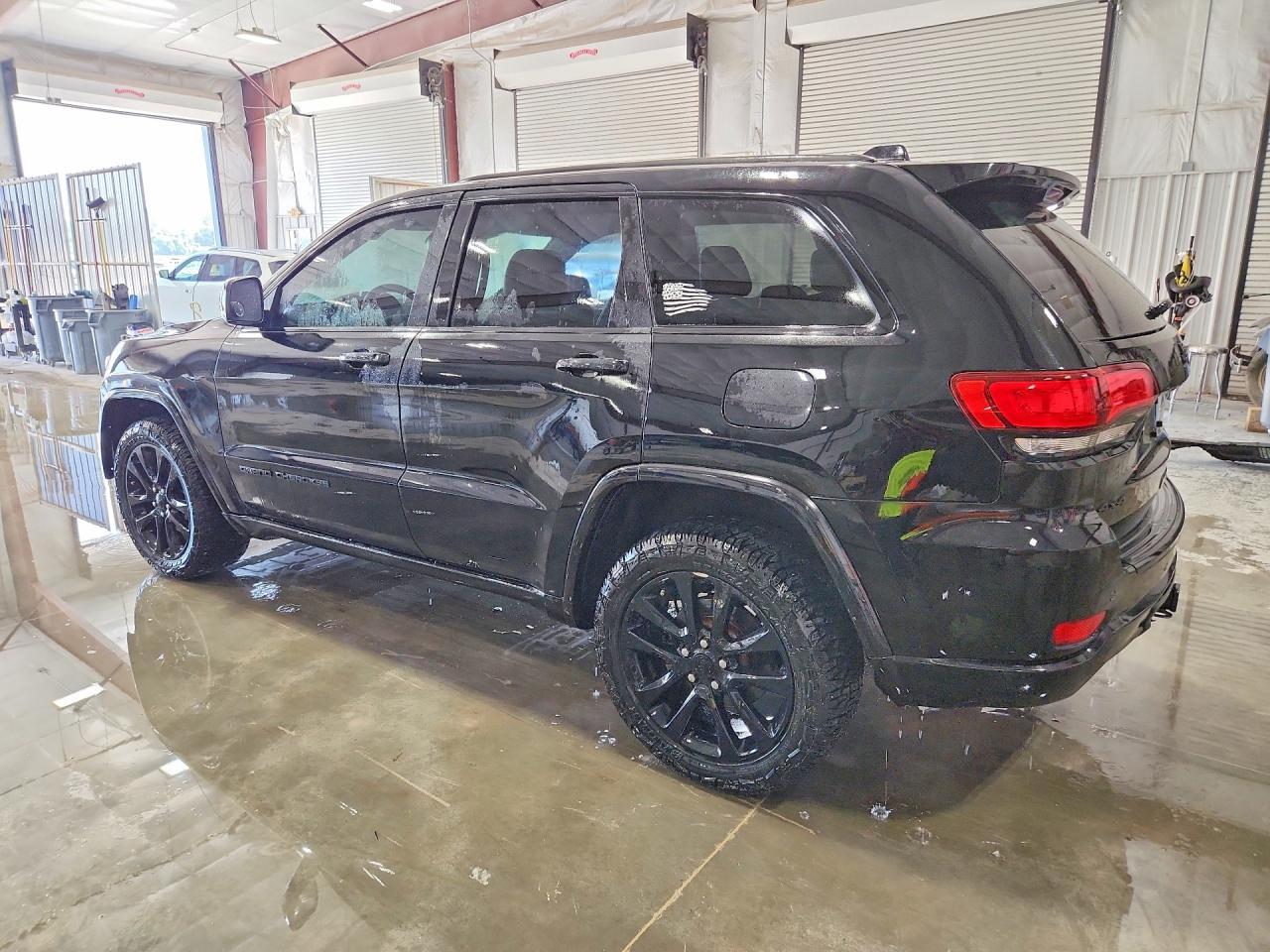 2017 Jeep Grand Cherokee Laredo - zdjęcie 2