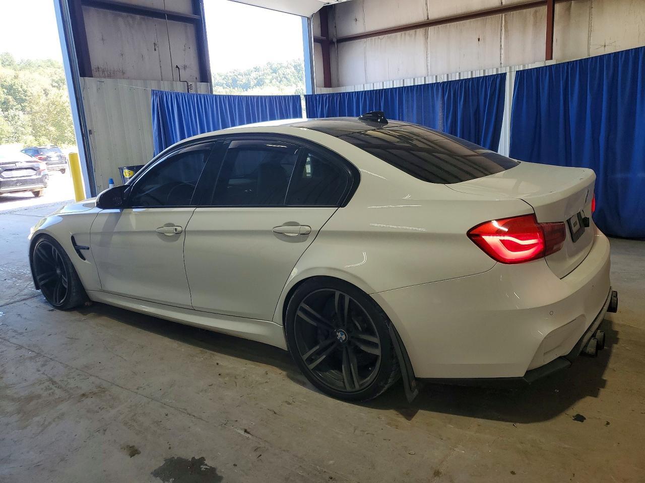 2016 BMW M3 - zdjęcie 2