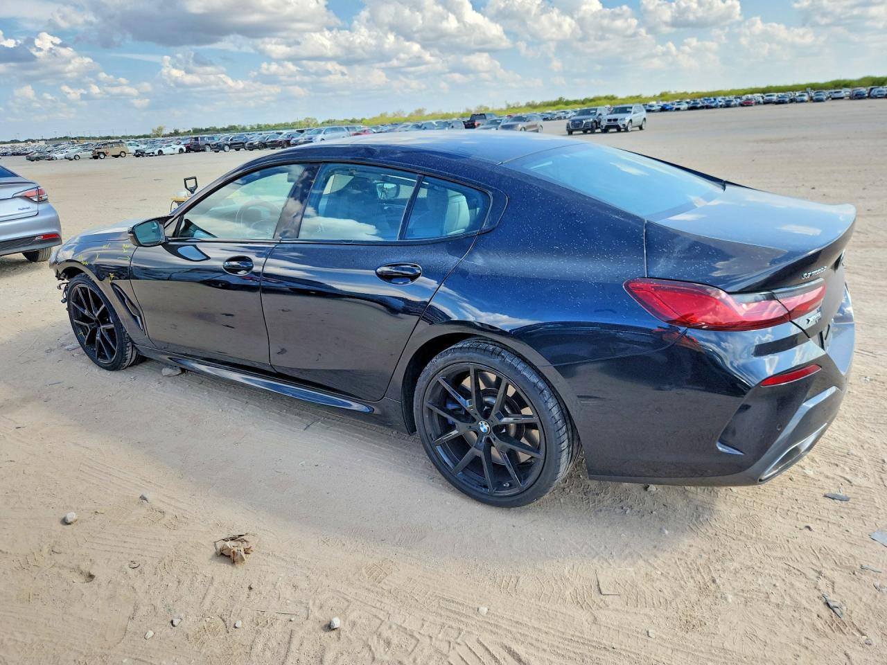 2024 BMW Seria 8 M850i - zdjęcie 2