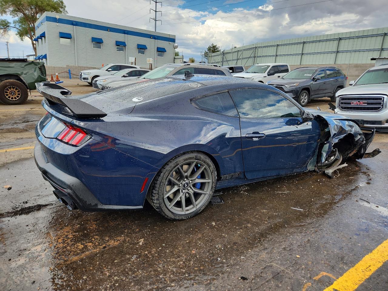 2025 Ford Mustang Dark Horse - zdjęcie 3
