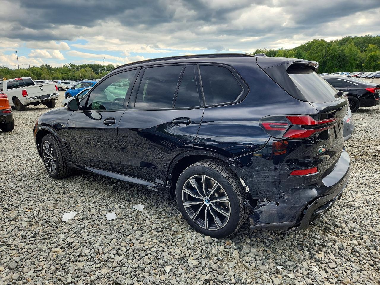 2024 BMW X5 xDrive50E - zdjęcie 2