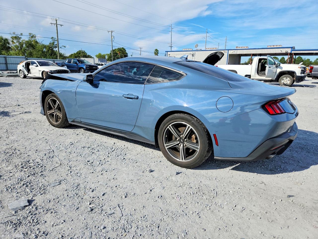 2024 Ford Mustang - zdjęcie 2