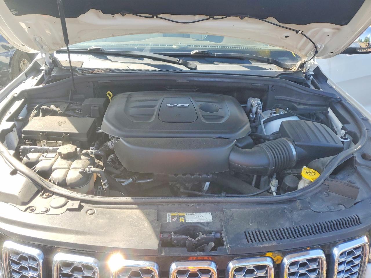2017 Jeep Grand Cherokee Overland - zdjęcie 12