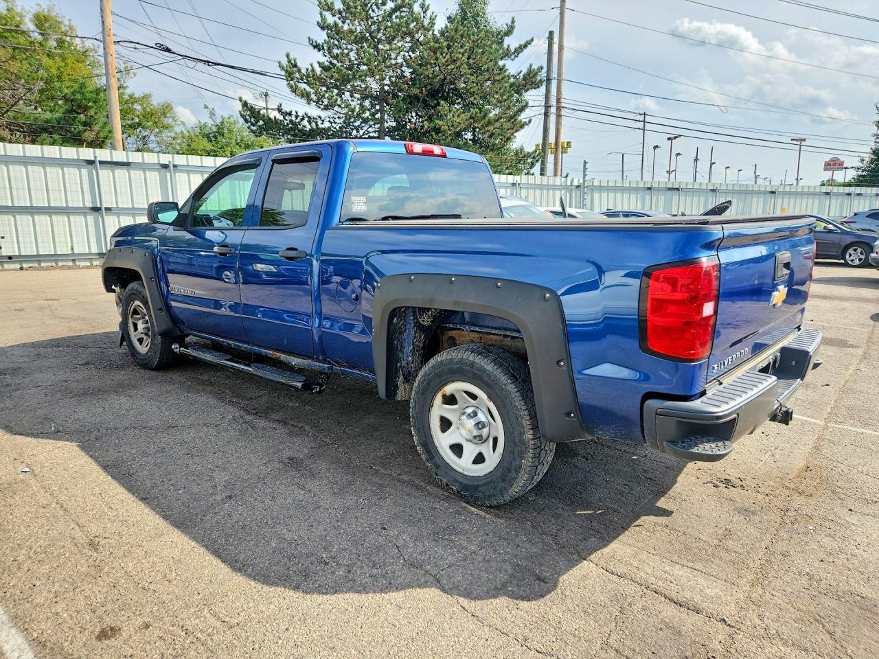 2017 Chevrolet Silverado C1500 - zdjęcie 2