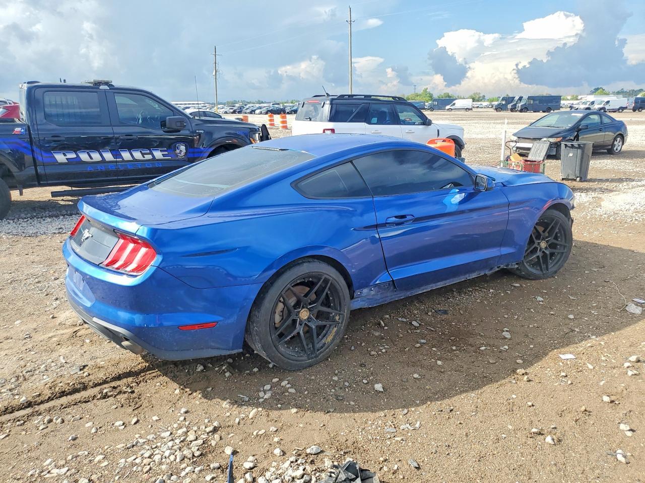 2018 Ford Mustang - zdjęcie 3