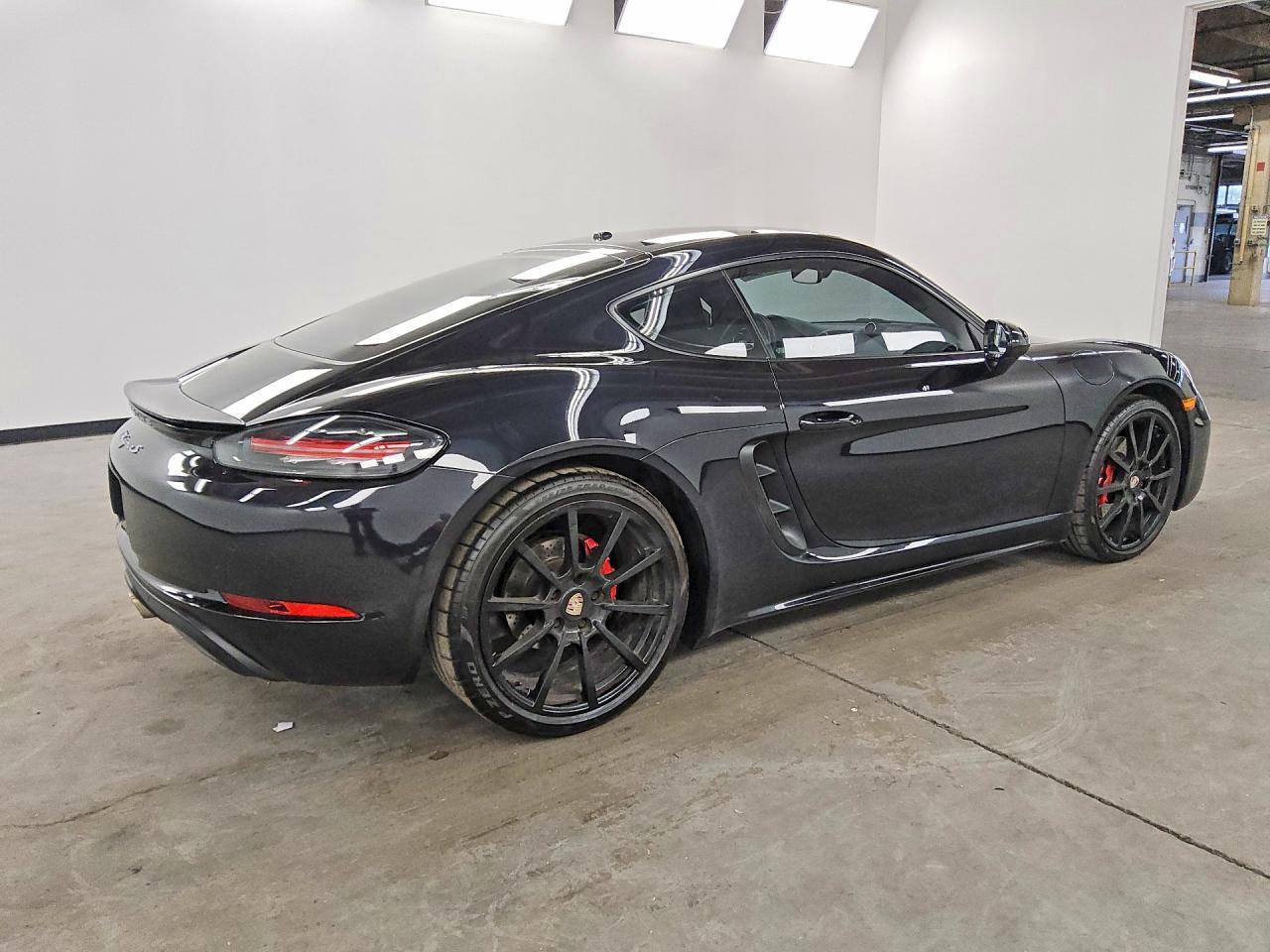 2022 Porsche 718 Cayman - zdjęcie 3
