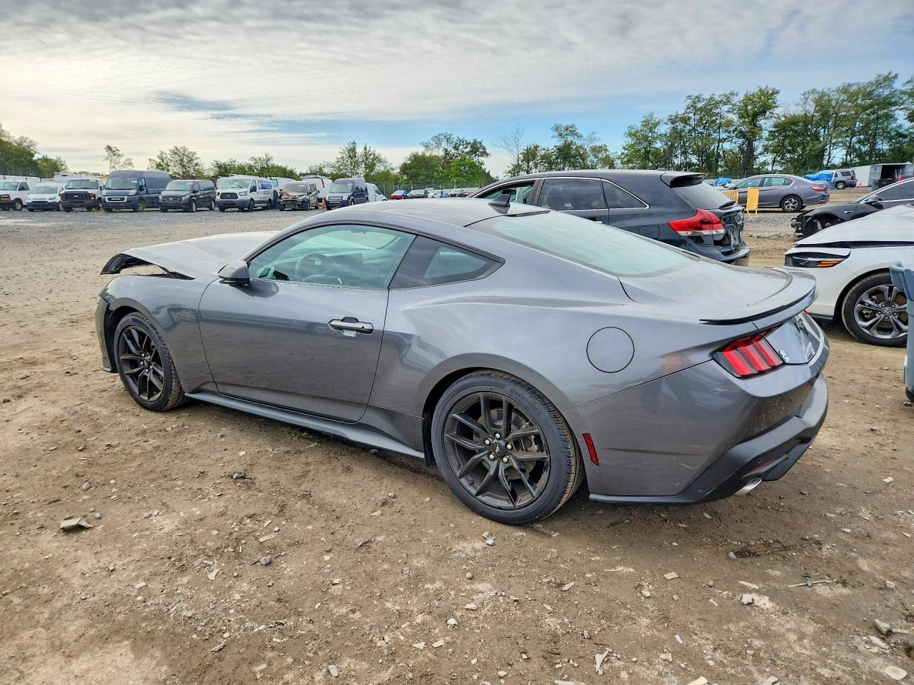 2026 Ford Mustang - zdjęcie 2