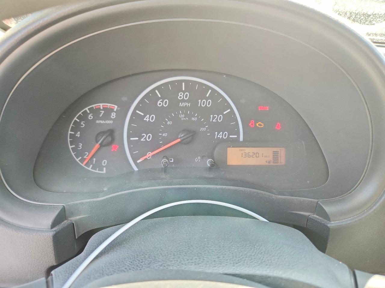 2015 Nissan Versa 1.6 S - zdjęcie 9