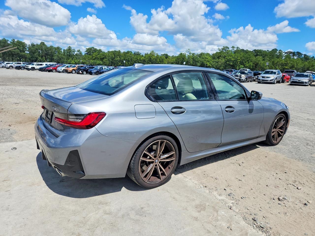 2023 BMW 330I - zdjęcie 3