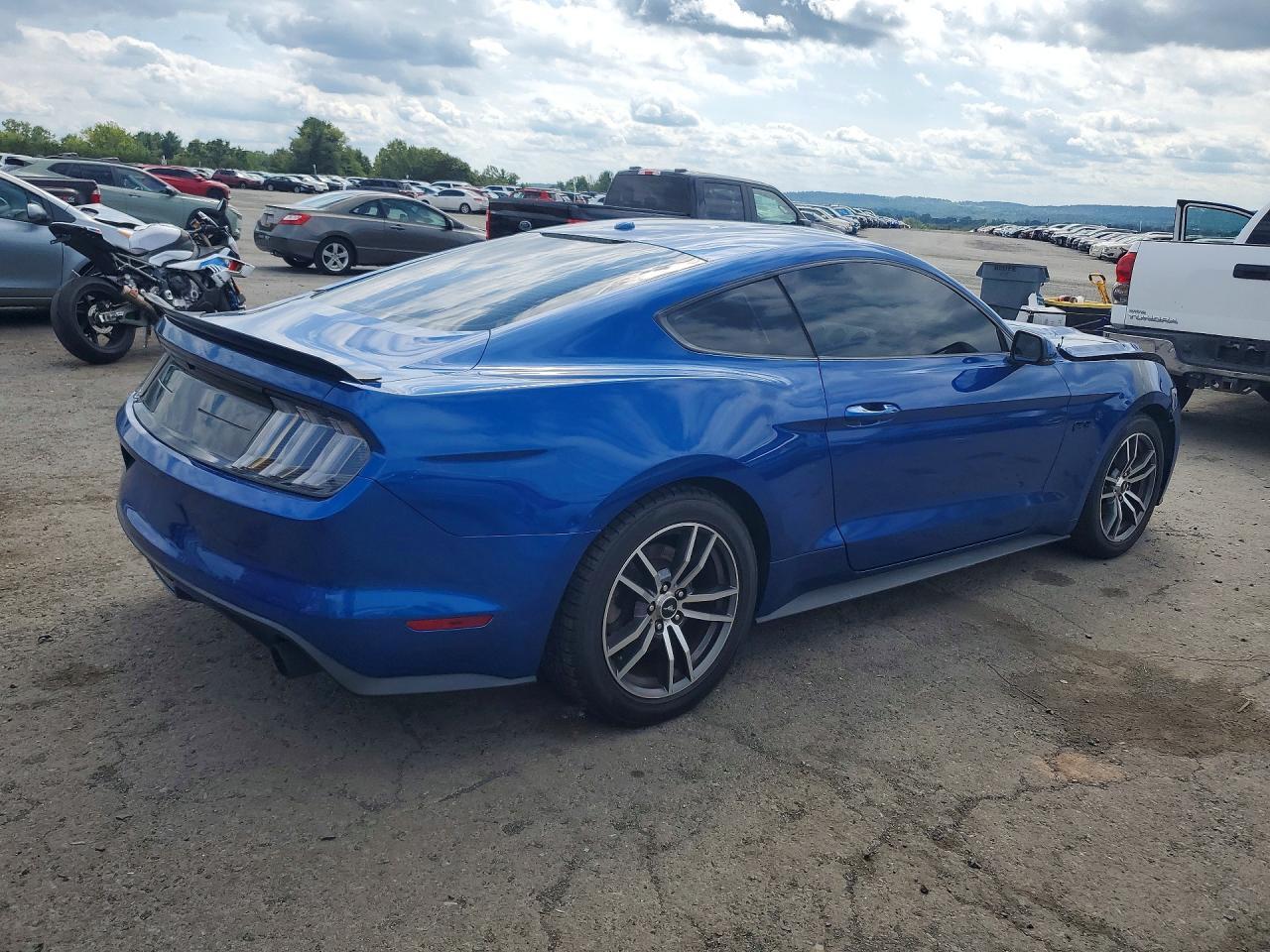 2017 Ford Mustang - zdjęcie 3