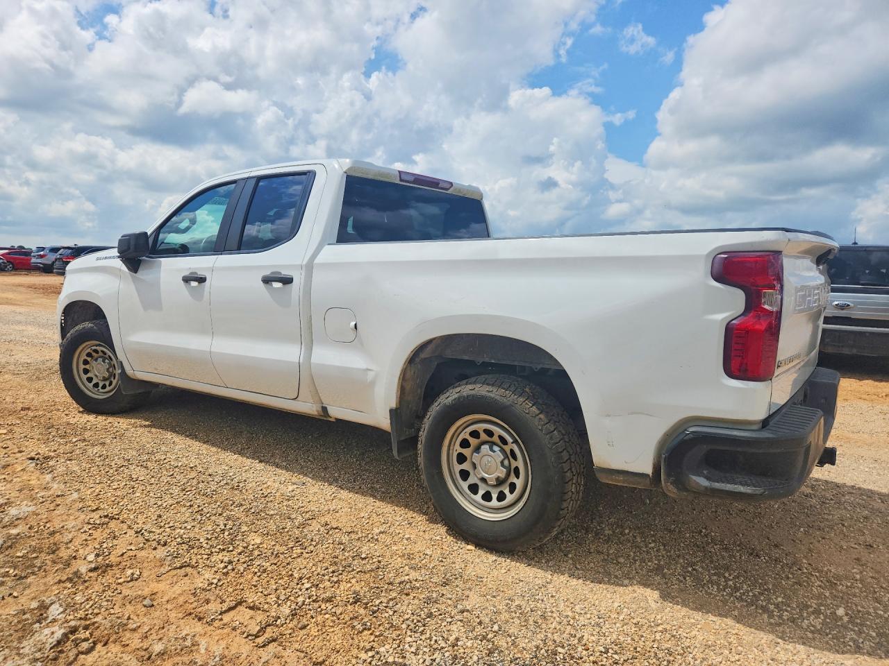 2023 Chevrolet Silverado C1500 - zdjęcie 2