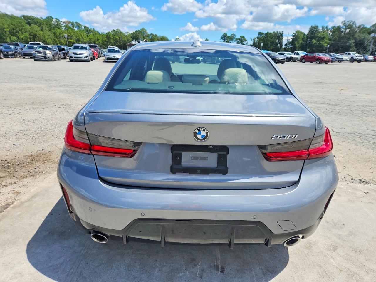2023 BMW 330I - zdjęcie 6