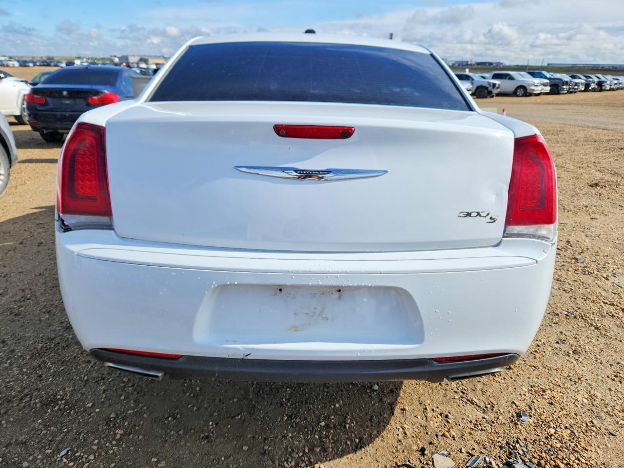 2016 Chrysler 300 S - zdjęcie 6