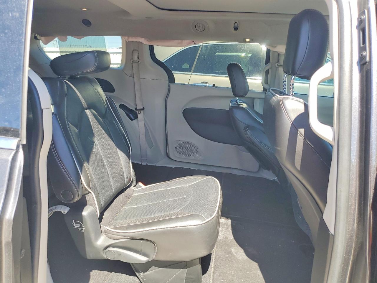 2022 Chrysler Pacifica Limited - zdjęcie 11
