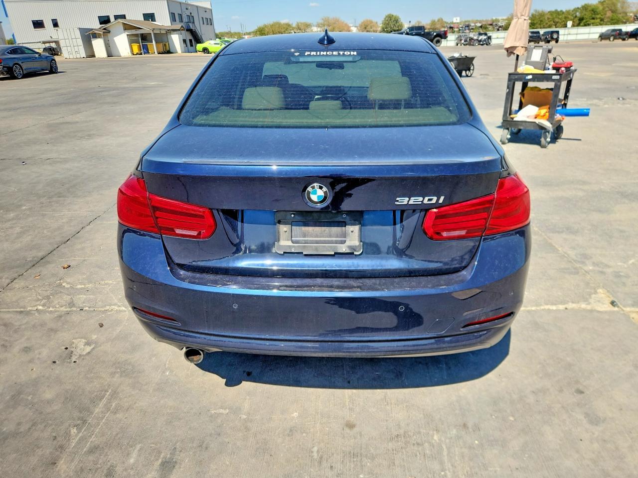 2016 BMW 320 I - zdjęcie 6