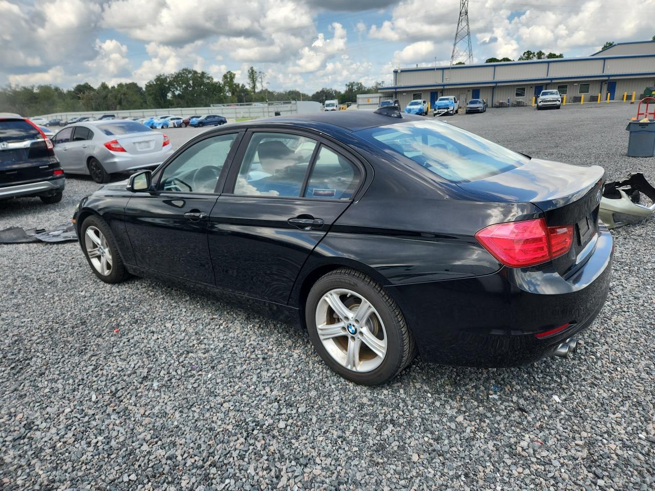 2013 BMW 328 I - zdjęcie 2