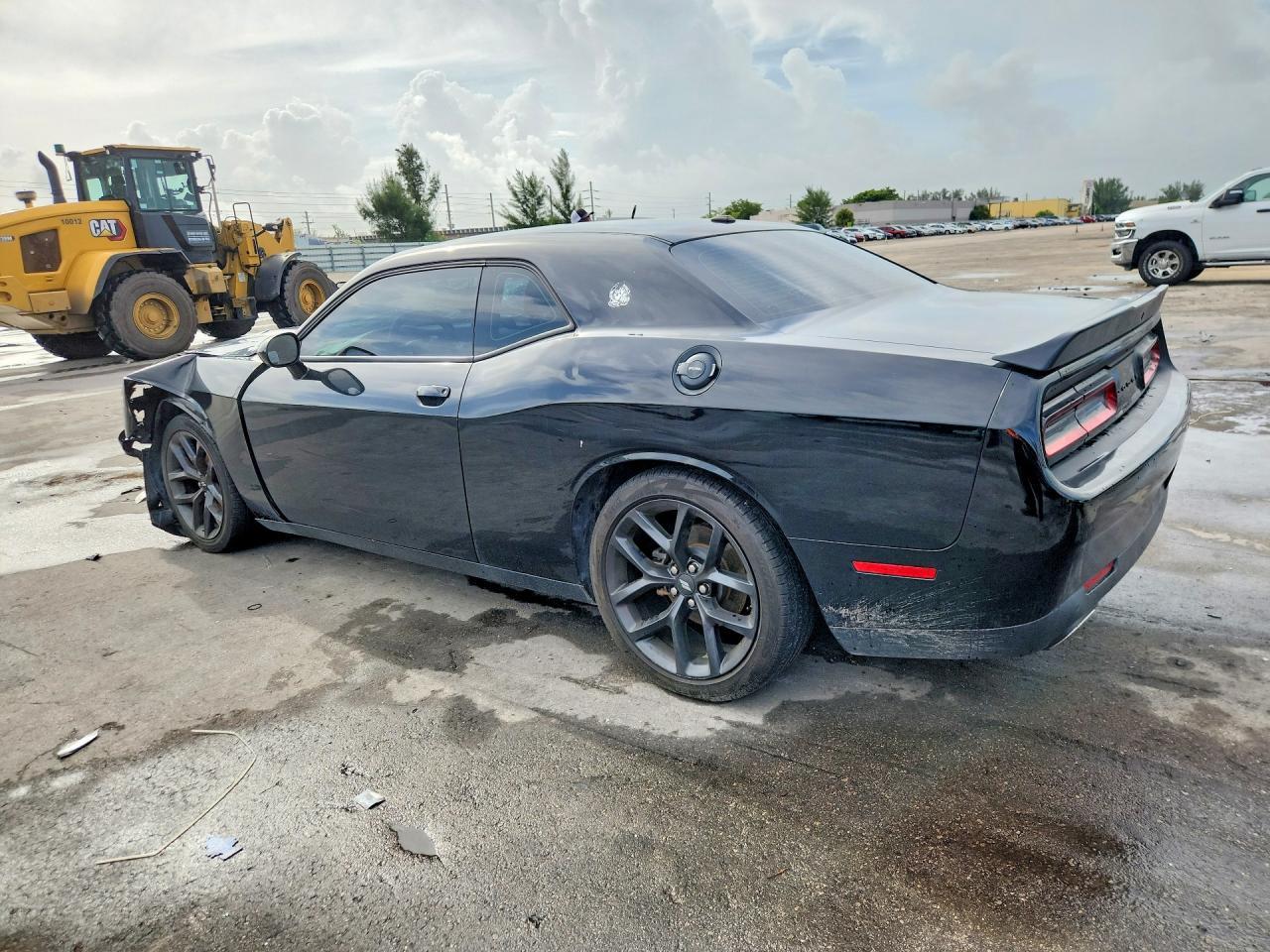 2022 Dodge Challenger Gt - zdjęcie 2