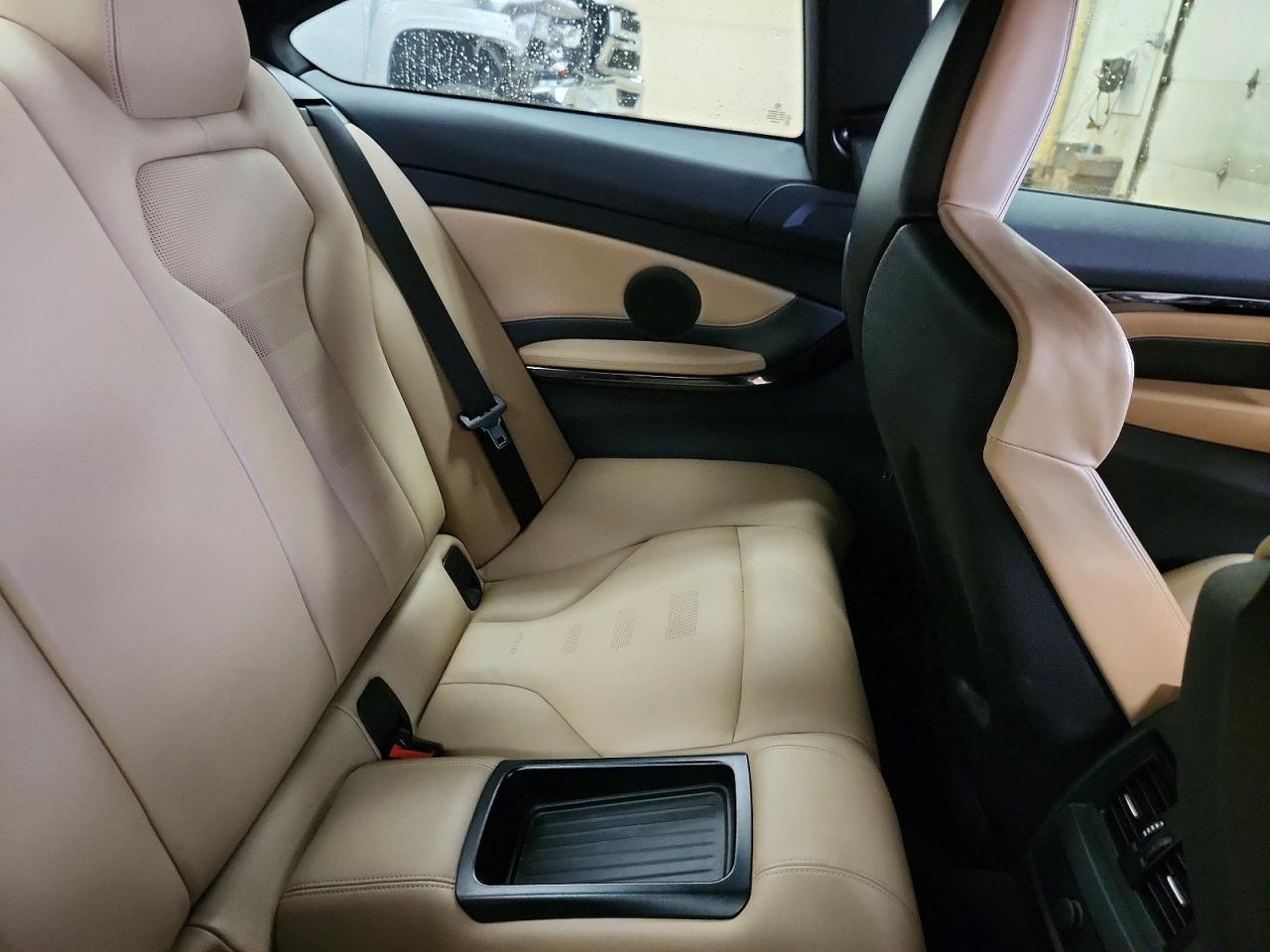 2015 BMW M4 - zdjęcie 10