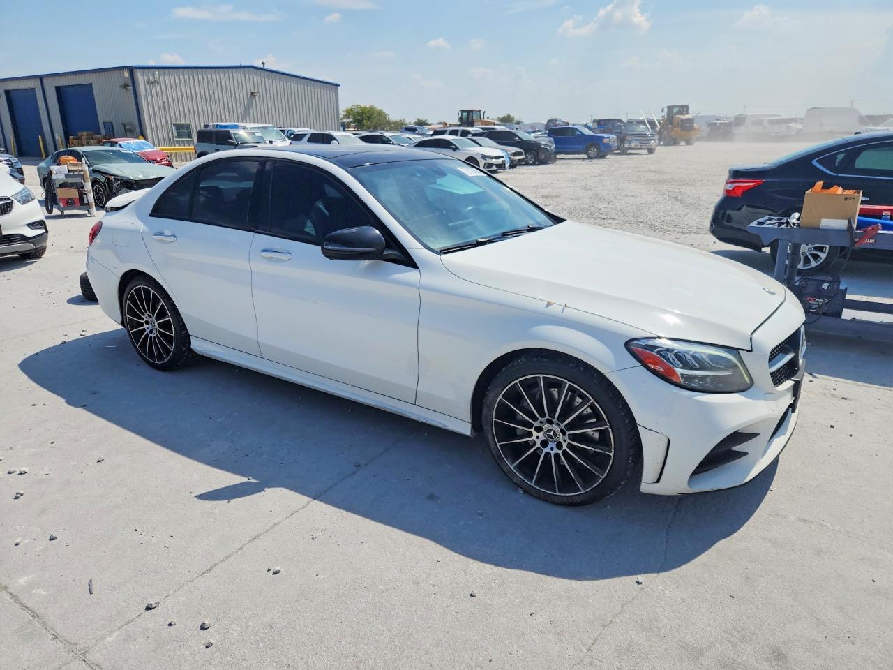 2019 Mercedes-Benz C 300 4Matic - zdjęcie 4