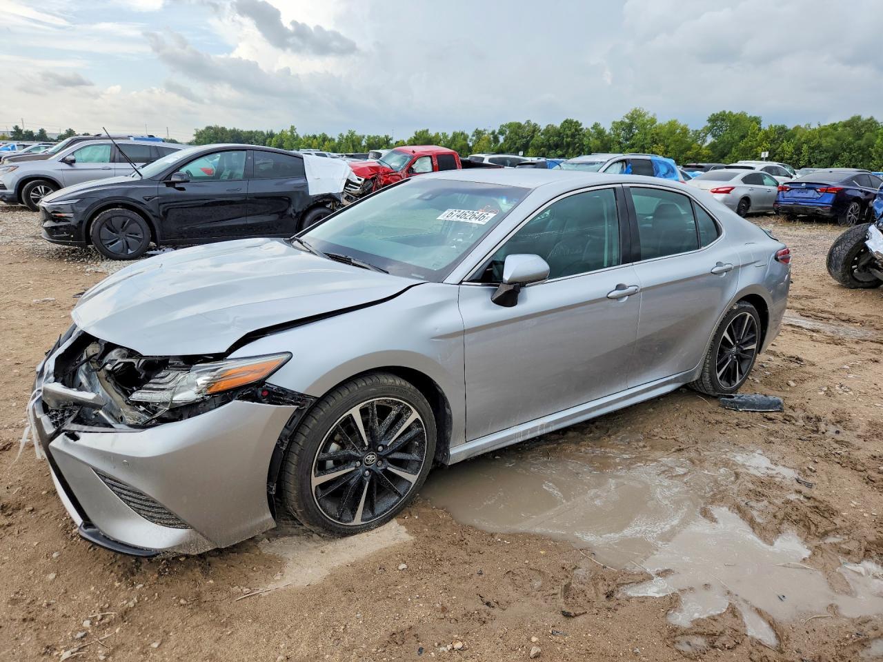 2018 Toyota Camry Xse - zdjęcie główne