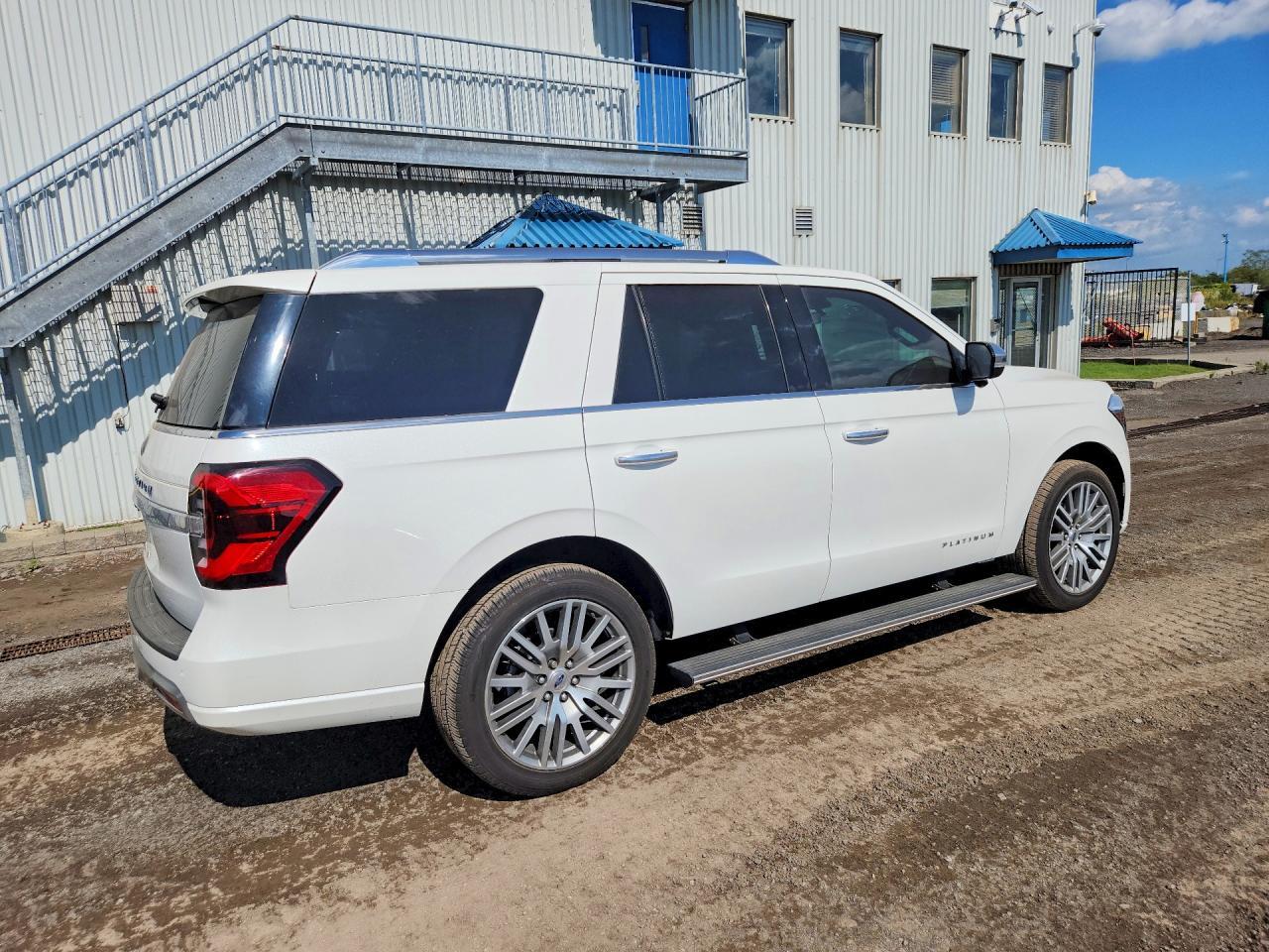 2022 Ford Expedition Platinum - zdjęcie 3